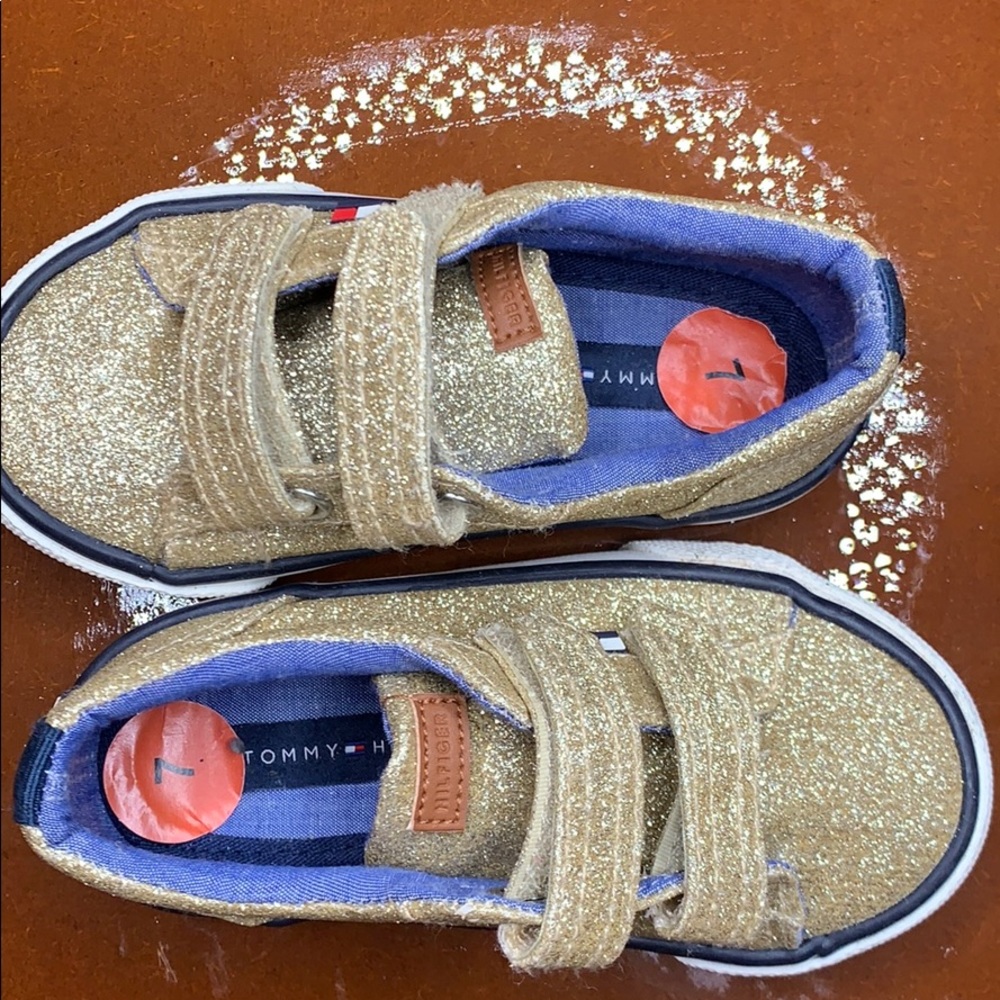 Size 7c Tommy Hilfiger Kids Gold Sparkly sneakers